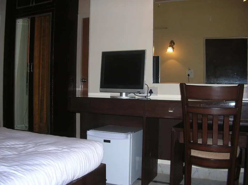 Green Palace Gurgaon 4*,