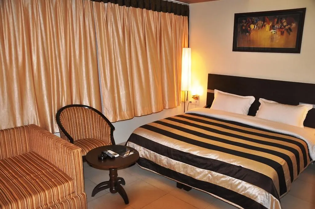 **** Hotel Green Palace Gurgaon India